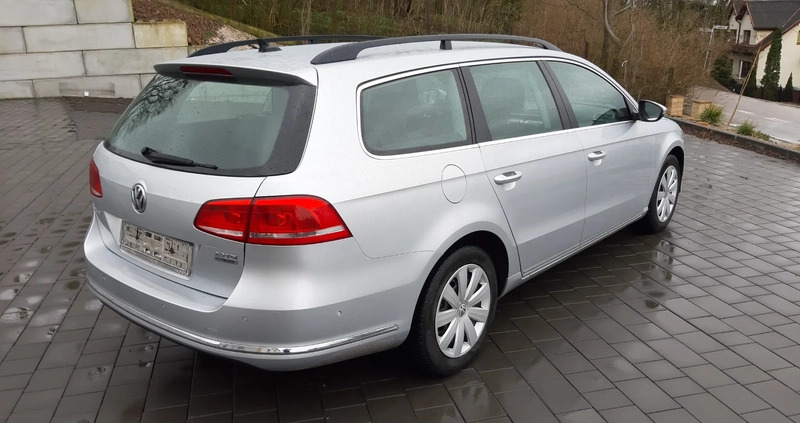 Volkswagen Passat cena 24900 przebieg: 294000, rok produkcji 2011 z Cieszanów małe 466